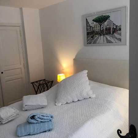 Charmantes Haus Im Golf Club Saint Tropez Экстерьер фото