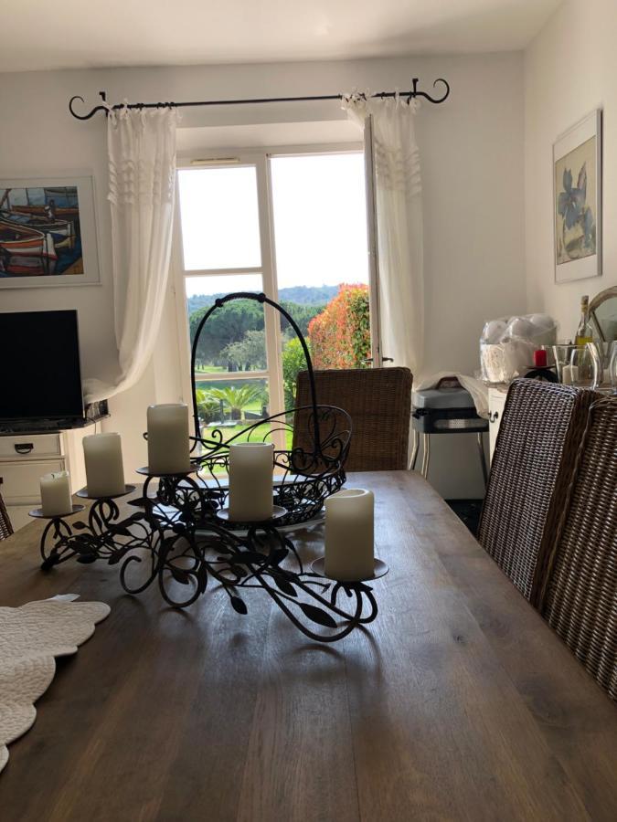 Charmantes Haus Im Golf Club Saint Tropez Экстерьер фото
