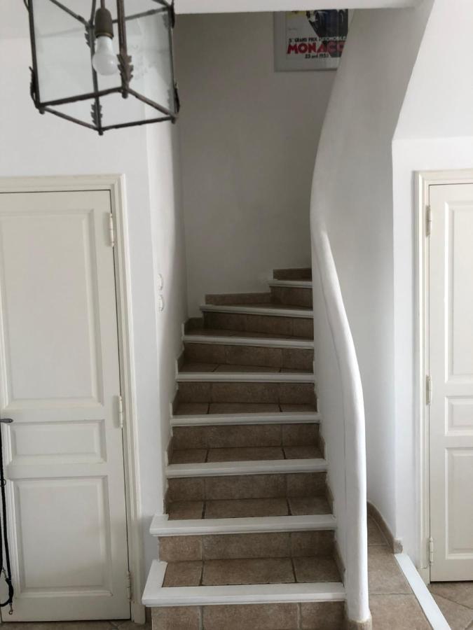 Charmantes Haus Im Golf Club Saint Tropez Экстерьер фото
